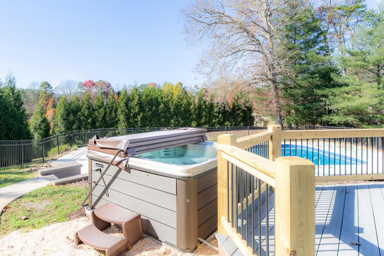 Luxurious House With Pool Near Asheville By Mighty Tree Properties Leicester Екстер'єр фото